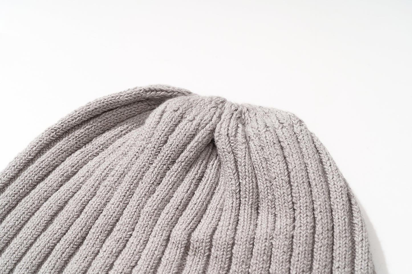THE ARTISTE Knit Beanie — Custom-Dyed Yarn Heather Grey
