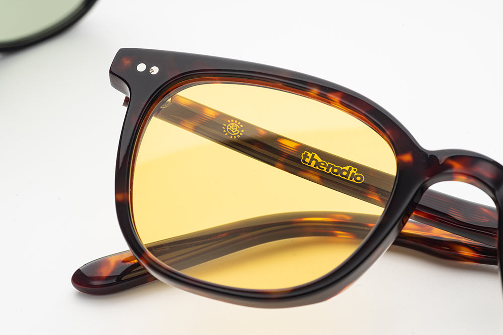 GREENHOUSE x theradio "THE ARTISTE" SERIES AMBER SUNGLASSES