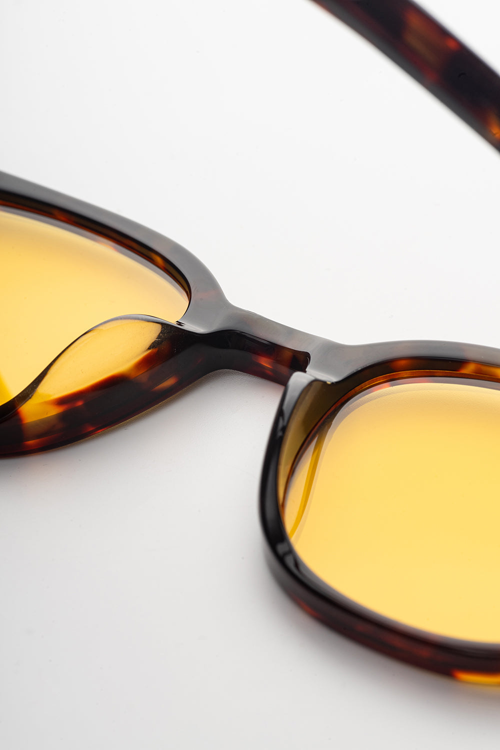 GREENHOUSE x theradio "THE ARTISTE" SERIES AMBER SUNGLASSES