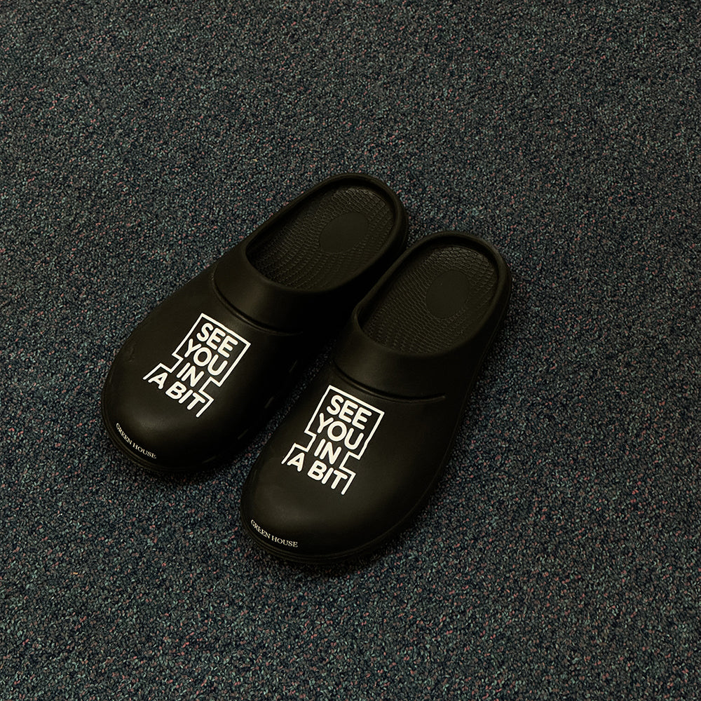 Oofos house hot sale slippers